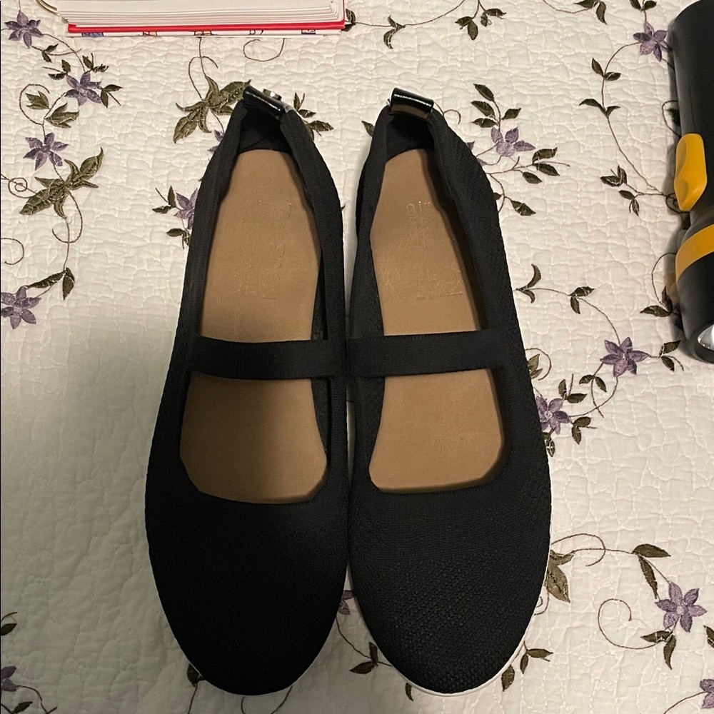 Taryn Rose Elegant Black Flats
